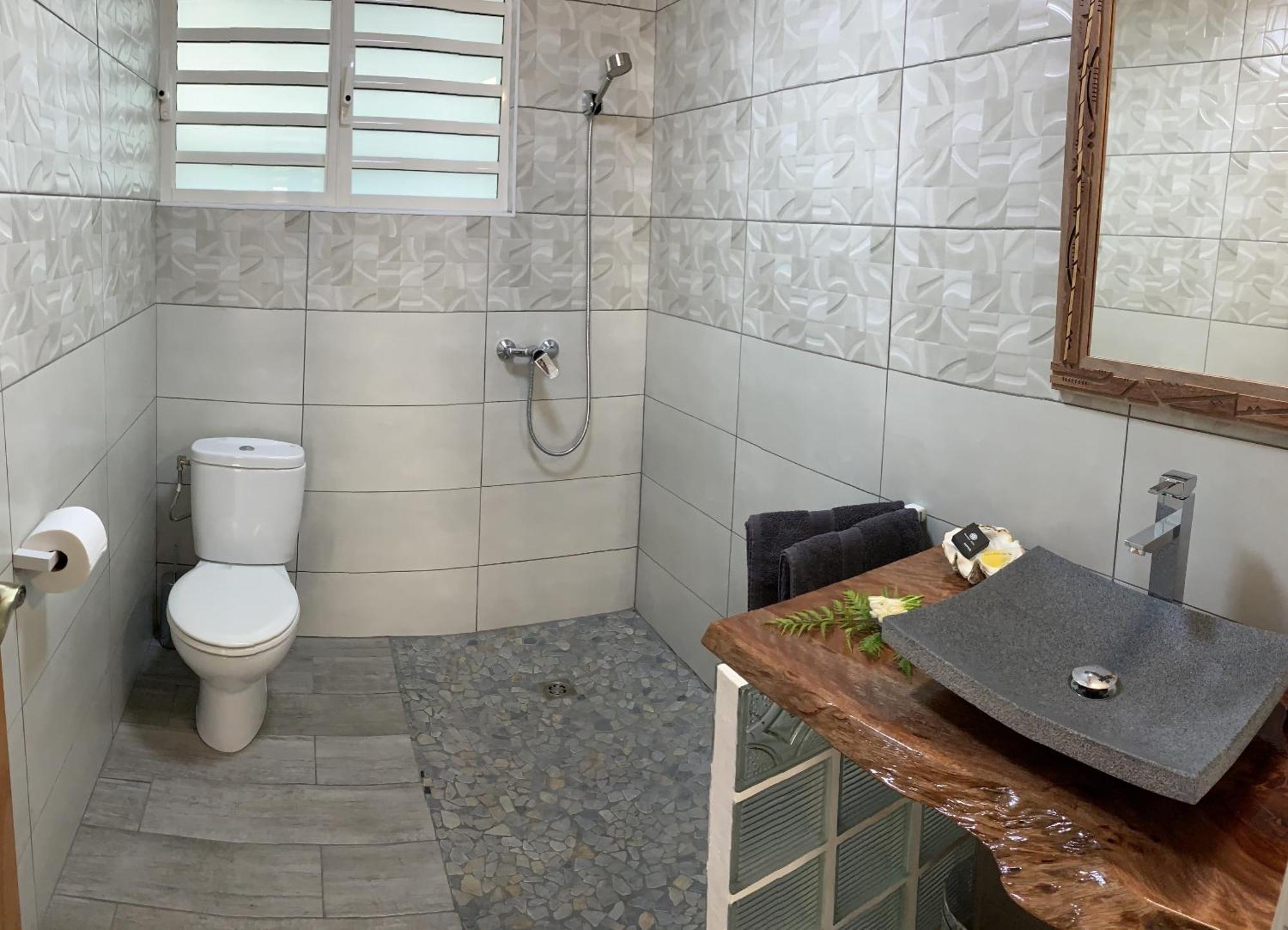 Pare Lodge Tahiti Pirae Room photo