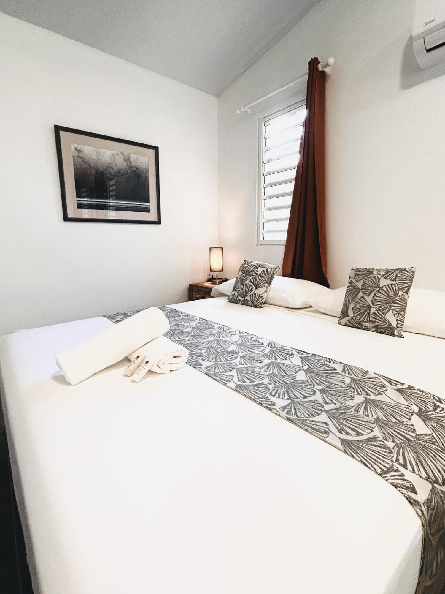 Pare Lodge Tahiti Pirae Room photo