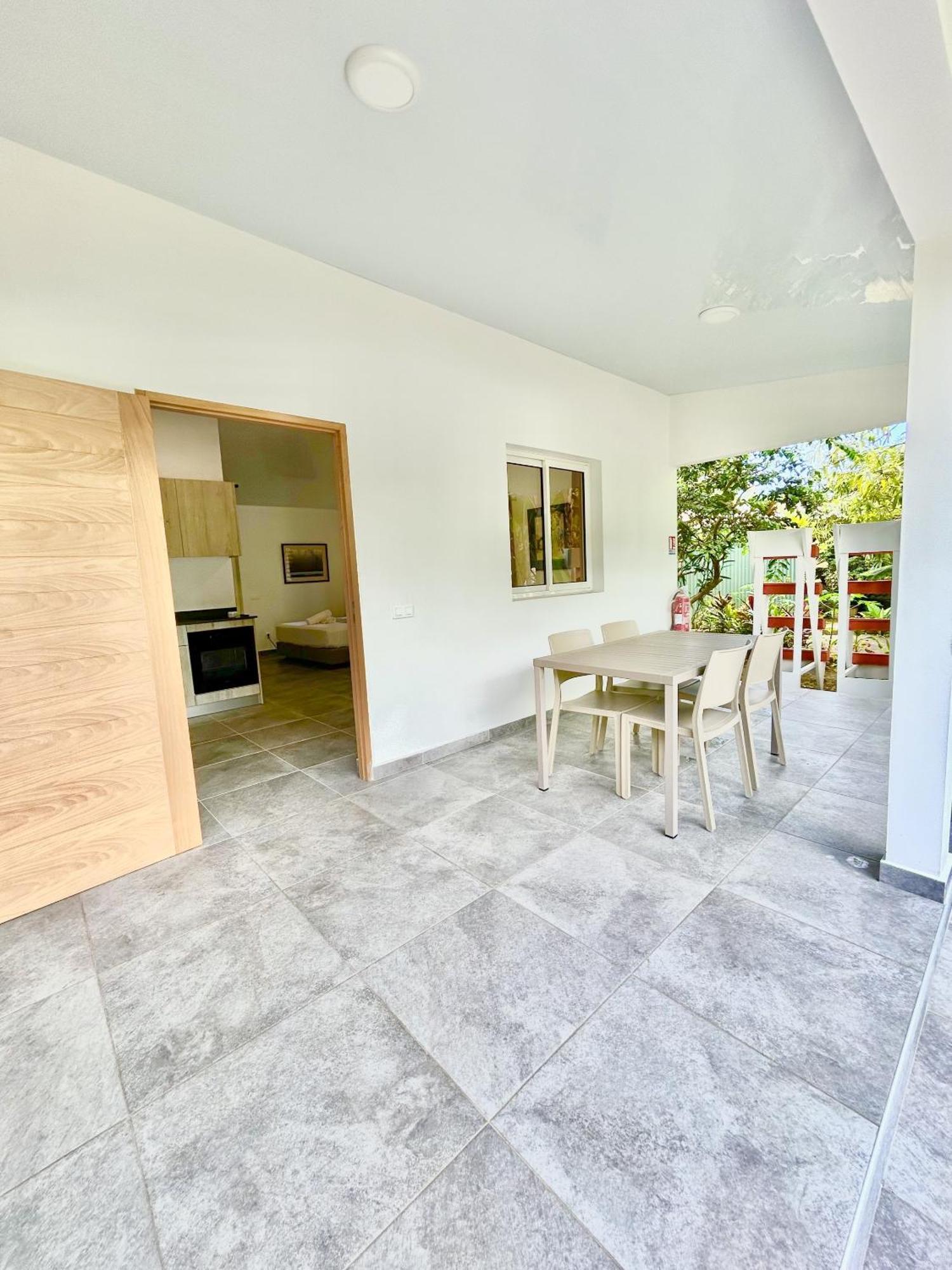 Pare Lodge Tahiti Pirae Room photo