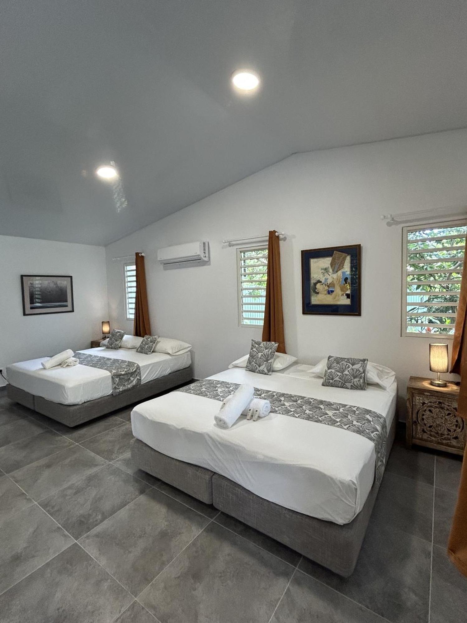 Pare Lodge Tahiti Pirae Room photo