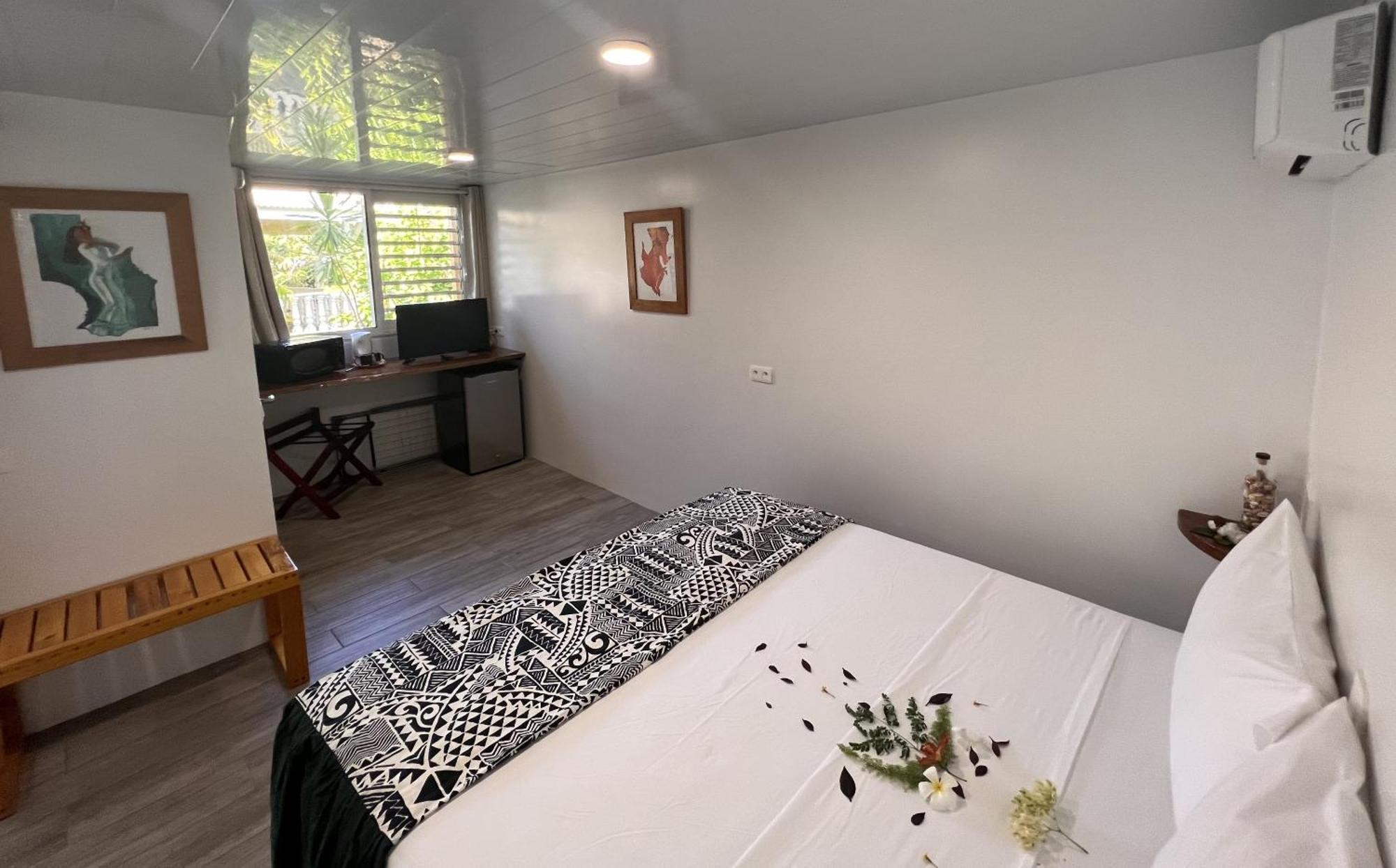 Pare Lodge Tahiti Pirae Room photo